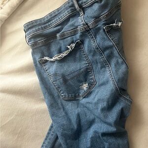 Trendy American Eagle Distressed Denim Jeans